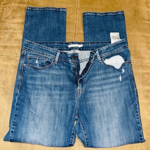 Levi's Denim - LIKE NEW!!! Ladies ‘Levi’s’ Mid-Rise Skinny Jeans - 33